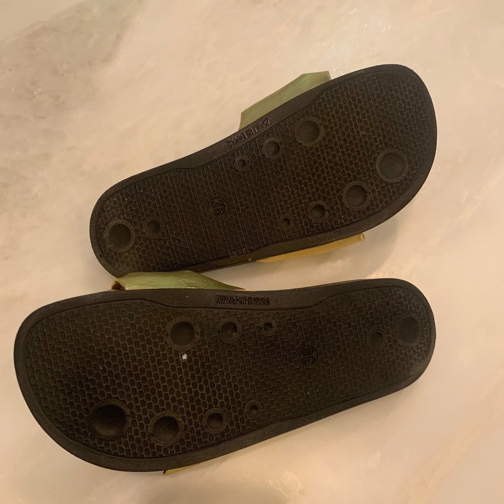 TOPSHOP Gold Slides - Picture 2 of 3
